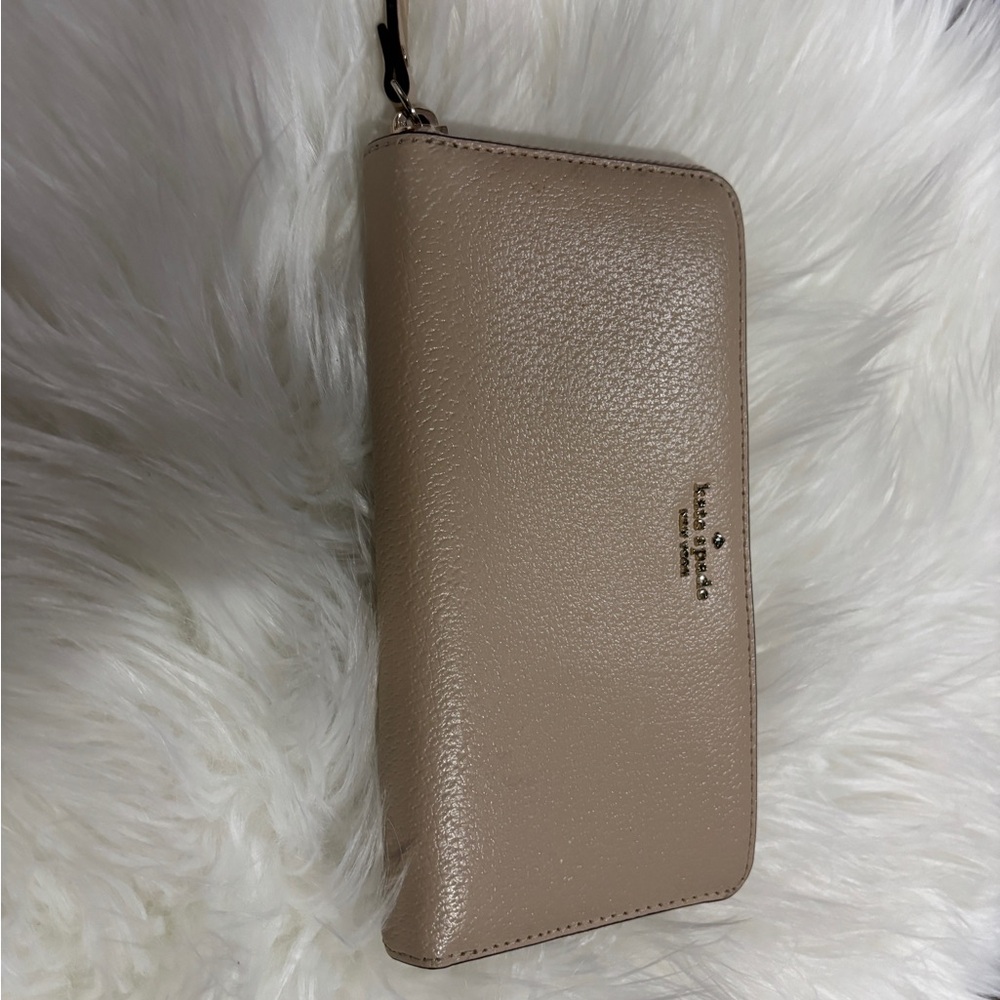 Kate Spade Beige Leather Wallet